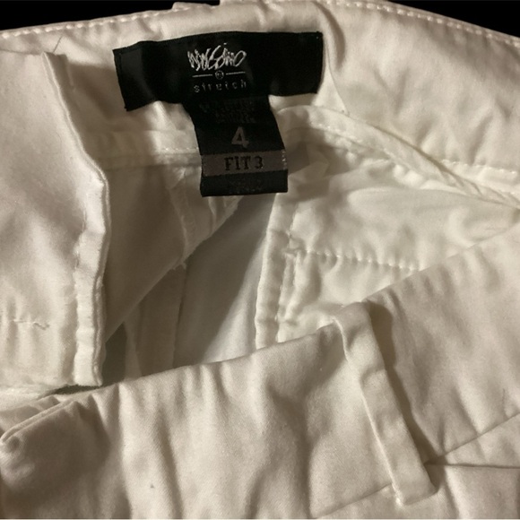 MOSSIMO SIZE 4 WHITE PANTS, NOT DENIM.  4 POCKETS CAREER PANTS - Picture 3 of 3